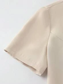 Franclia 优雅精致，百搭日常穿着、办公着装皆宜，褶裥设计，金属点缀，女士短袖西装外套。春夏西装外套，教师上衣，都市办公着装，西装外套，优雅西装外套，教师办公着装，职业休闲西装外套，休闲办公着装，夏季女装，教师。 - 卡其色 - 查看 7