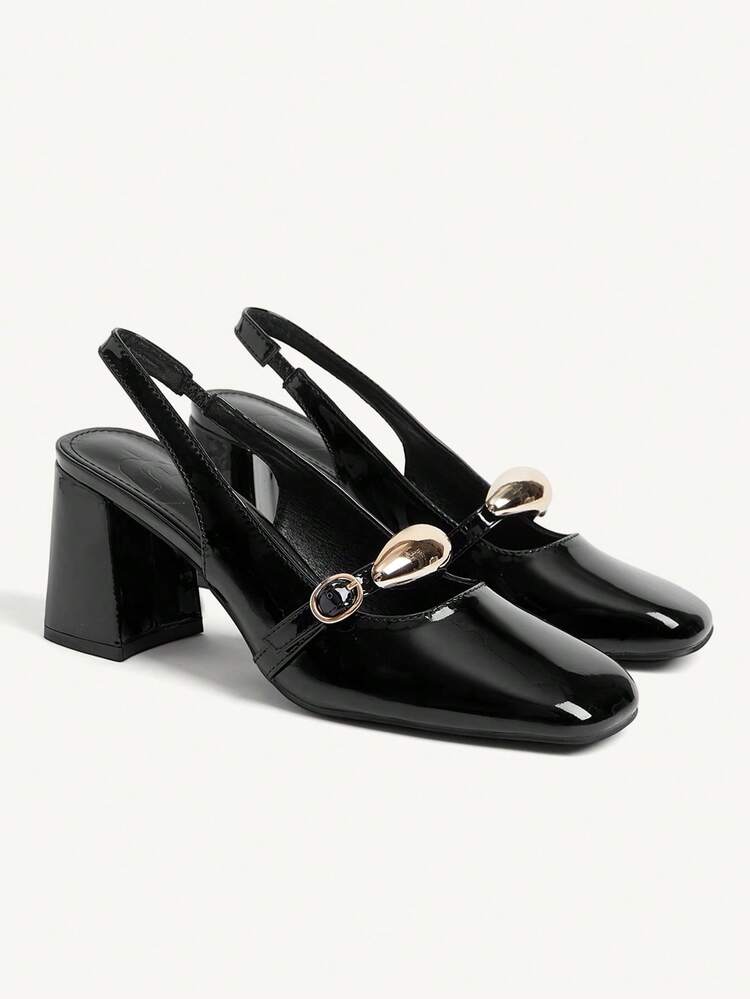 CUCCOO CHICEST European And American Fashion Square Toe Thick Heel Sweet Temperament Closed Toe Sandals 2026 Pointed Toe Belt Buckle Rear Trip Belt Shoes