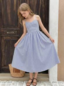 SHEIN Đầm dài cho bé gái tuổi teen với phần lưng hở có nơ trang trí, trang phục mùa hè thời trang, thoải mái và đa năng, thích hợp cho kỳ nghỉ. - Xanh và trắng - Xem 2