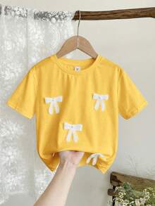 SHEIN LMoss Kids 女婴可爱3D蝴蝶结白色T恤，休闲百搭，适合各种场合 - 黃色 - 查看 3