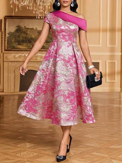 SHEIN Lady Đầm ngắn nữ thanh lịch với họa tiết hoa jacquard, vạt bất đối xứng.