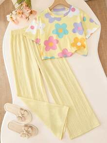 SHEIN Sparklyn Bộ 2 món cho bé gái: Áo thun in hoa toàn thân và quần ống rộng cạp cao có họa tiết. - Hồng - Xem 2