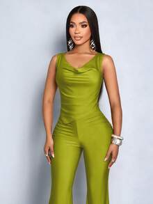 SOLERSUN Bộ jumpsuit nữ màu trơn gợi cảm và thanh lịch mùa xuân/hè, thích hợp cho các bữa tiệc, sinh nhật, trang phục thường ngày, đám cưới, lễ hội và các sự kiện âm nhạc; có thiết kế cổ áo xếp ly tôn dáng, eo nhún và chi tiết buộc dây. Trang phục mùa hè. - màu xanh lá - Xem 3