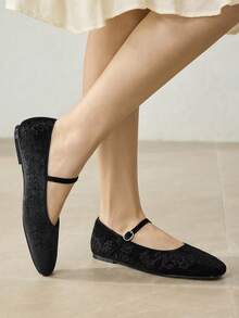 MOTF WOMEN'S RETRO ELEGANT EMBROIDERED VELVET ADJUSTABLE BUCKLE FLAT SHOES VALENTINE'S DAY - Black - View 5