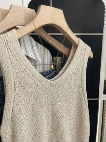 SHEIN Holidaya Neue Sommer Französisch Lässig Strickweste, einreihig, Cut Out gestrickte Textur, weiche Atmosphäre, Pendler-/Büromode Layering Design, V-Ausschnitt, neblig weiße ärmelloser Strickjacke - Aprikosenfarben - Übersicht 4