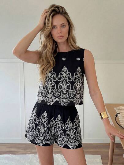 Easowa Women's Floral Print Round Neck Top And Shorts 2-Piece Casual Outfit
