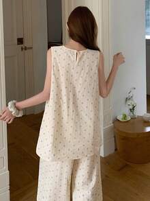 DAZY Women's Minimalist Comfortable Floral Pocket Top And Casual Lounge Pants Pajama Set Summer - Beige - View 2