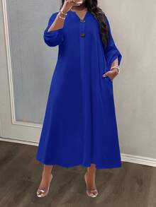 SHEIN CURVE+ 2025春夏新款白色休闲卷边宽松日常连衣裙，百搭简约风，适合各种身材，包括大码、休闲、度假等场合，也适合海滩度假、毕业典礼、下午茶等场合。 - 寶藍色 - 查看 4