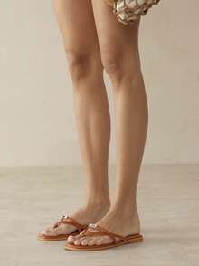 SHUZIA Sandal Datar T-Strap Kulit Sintetis Vegan Nyaman untuk Wanita - Merah tua - View 3