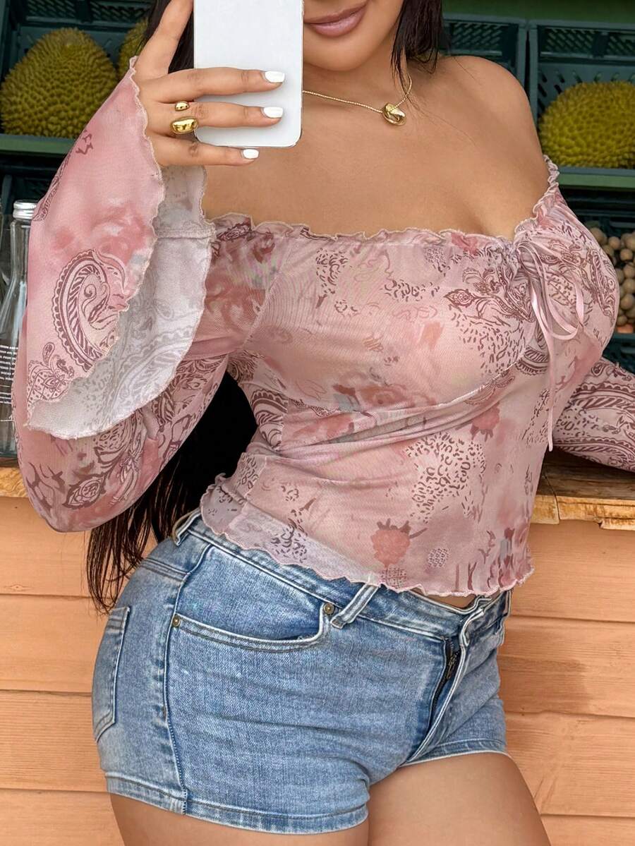 Dazy Plus Áo croptop tay dài xuyên thấu họa tiết hoa nhí cho ngày Valentine, kiểu dáng gợi cảm, lệch vai, tay loe. - Màu Hồng  San hô - Xem 1