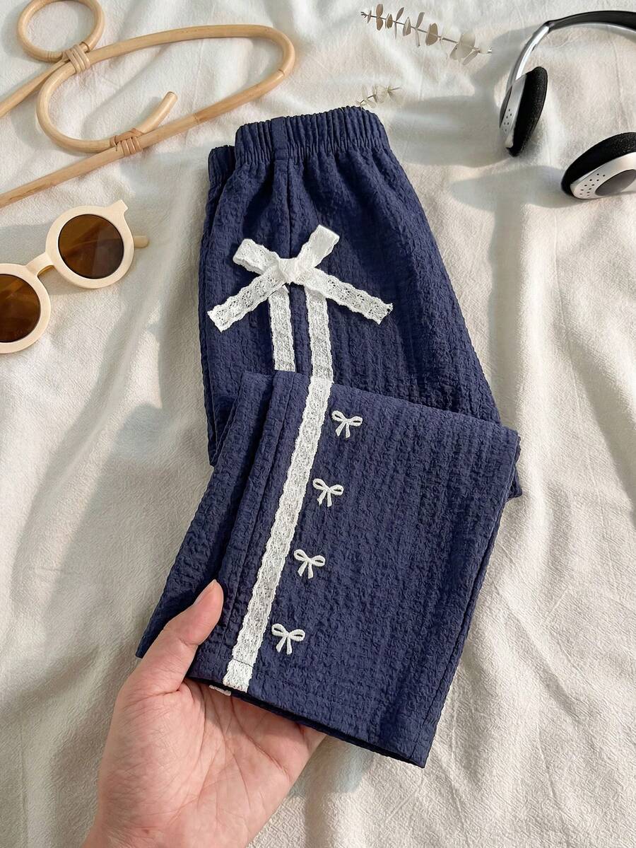 SHEIN Quần ống rộng màu xanh navy cho bé gái, chất liệu vải có họa tiết, phối ren nơ tương phản, thích hợp mặc hàng ngày hoặc đi nghỉ mát. - Xanh đậm - Xem 1