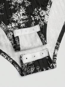 Sweetra Bodysuit Ukuran Plus dengan Kerah Bentuk Hati, Bagian Belakang Bergaris, dan Tali Bahu - MultiWarna - View 5