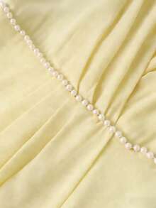 Franclia Đầm dài xếp ly màu xanh chiffon cổ chữ V tay ngắn, eo đính ngọc trai / Đầm dài thanh lịch với thiết kế duyên dáng - Màu vàng ngỗng - Xem 4