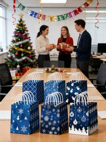 1/12 Stück blaue beschichtete Papiertüten mit stabilen Griffen, Winterschneeflocken-Muster, 6 einzigartige Designs, festliche Urlaubsverpackung, wasserdicht, strapazierfähig, schwere Ausführung, Großpackung für Partybevorzugungen, Weihnachtsdekoration, Geschenkverpackung, Urlaubsfeiern, Hochzeit, Geburtstag, Jahrestag, Einzelhandelseinkäufe, Dankeschön-Tüten - Verschiedenfarbig - Übersicht 6