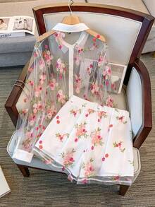 SHEIN CURVE+ 大码女式网纱花卉刺绣上衣和简约短裤两件套，法式浪漫优雅套装 - 白色 - 查看 2