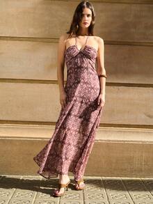 Nöista A Chic Kitten Heel Sandal In Soft Brown Microfber, Featuring A Toe-Post Design And Side Buckle Details For A Refined, Modern Look. - Khaki - View 2