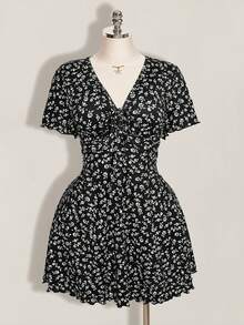 SHEIN ICON 大码女式夏季休闲度假碎花V领短袖腰部系带连衣裙 - 黑與白 - 查看 3