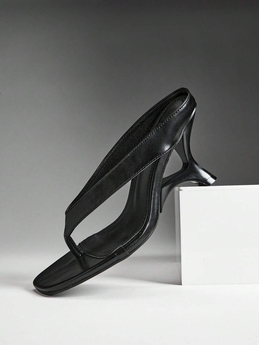 SHUZIA Women's Chic Casual Thong Strap Sculpted Wedge Sandals - Black - View 1