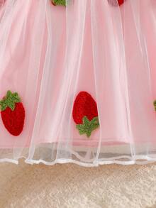 SHEIN Đầm chữ A không tay bằng vải lưới, thêu chữ và nơ hình quả dâu tây ngọt ngào cho bé gái, dáng rộng, thích hợp cho các hoạt động hàng ngày, du lịch, họp mặt gia đình, tiệc sinh nhật, chụp ảnh. - Hồng - Xem 8