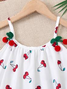 女童休闲樱桃印花无袖连衣裙，下摆拼接可爱绒球，宽松版型，适合日常穿着和度假。 - 白色 - 查看 3