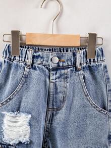 SHEIN Genkimix Kids 男童做旧工装牛仔裤，休闲街头风，浅蓝色水洗牛仔布，多口袋设计，宽松直筒版型，柔软棉质面料，适合日常穿着、上学、外出、户外活动等各种场合。 - 淺色水洗藍 - 查看 5