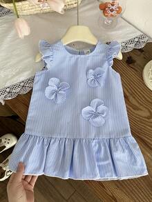 SHEIN 女婴夏季无袖连衣裙，经典蓝白条纹A字裙，饰有3D立体花朵荷叶边下摆，休闲可爱，适合户外、度假、派对或日常穿着。 - 藍色 - 查看 8