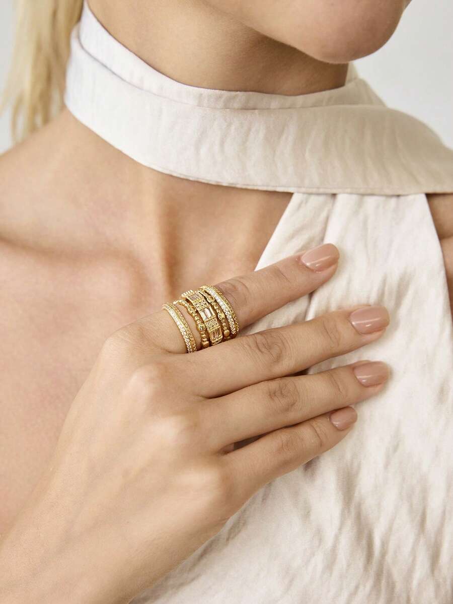 MOTF PREMIUM 18K金镶钻轻奢个性化小巧戒指，一枚戒指，可多次佩戴 - 金色 - 查看 1