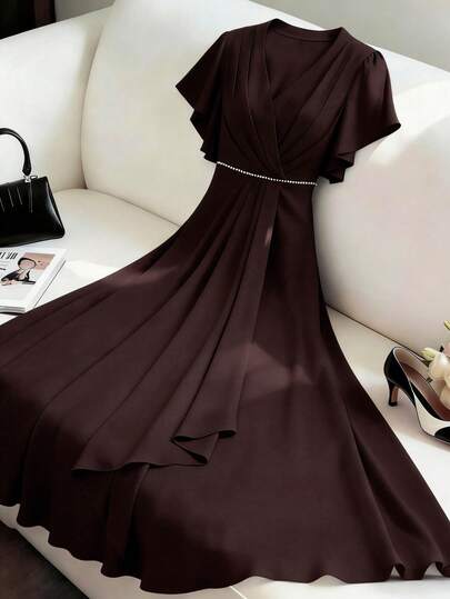 Franclia Đầm dài xếp ly màu xanh chiffon cổ chữ V tay ngắn, eo đính ngọc trai / Đầm dài thanh lịch với vẻ ngoài duyên dáng