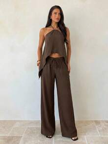 Aloruh Conjunto de 2 piezas de camiseta sin espalda con hebilla metálica minimalista color caqui + pantalones holgados extra largos color caqui para mujer - Caqui - Ver 10