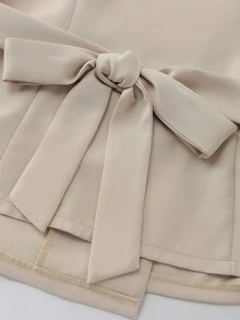 Franclia 优雅精致，百搭日常穿着、办公着装皆宜，褶裥设计，金属点缀，女士短袖西装外套。春夏西装外套，教师上衣，都市办公着装，西装外套，优雅西装外套，教师办公着装，职业休闲西装外套，休闲办公着装，夏季女装，教师。 - 卡其色 - 查看 5