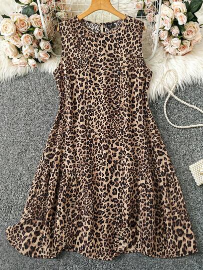 SHEIN Essnce Modisches, lässiges, luftiges, bequemes Alltagskleid in Große Größen für Frühling/Sommer, vielseitig einsetzbar, schlankend, mit Leopardenmuster in Braun, ärmellos, kurz, simpler Stil, Sommeroutfit, europäischer Sommer
