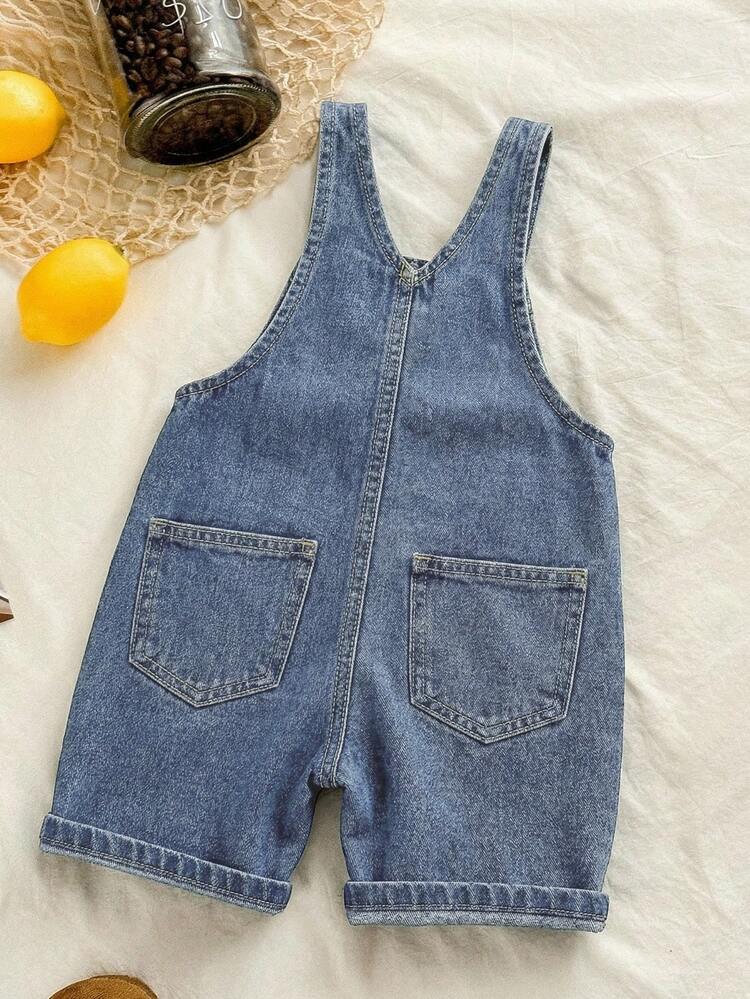 SHEIN 男婴夏季休闲拼接细节宽松直筒牛仔背带裤连体短裤（不含T恤），适合春夏穿搭，儿童牛仔连体衣 - 淺色水洗藍 - 查看 2