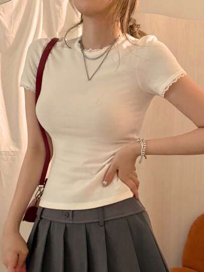 DAZY Áo thun ngắn tay nữ màu trơn, kiểu dáng thường ngày, đa năng.