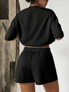 INAWLY Conjunto de camiseta de manga corta con cuello redondo y estampado de letras minimalista, y shorts casuales con cordón en la cintura para mujer - Negro - Ver 2