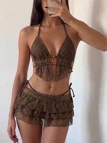Costavie Bộ bikini 3 mảnh phong cách retro màu nâu mocha dành cho nữ, cổ yếm chữ V sâu, viền bèo nhún, thiết kế buộc dây đôi, chất liệu ren cao cấp, điểm nhấn hạt hổ phách, quần hở lưng buộc dây bên hông và váy xếp tầng nhiều lớp, phong cách bohemian nhẹ nhàng, thích hợp cho chụp ảnh kỷ niệm trên bãi biển, tiệc lửa trại, dã ngoại. - màu nâu - Xem 2
