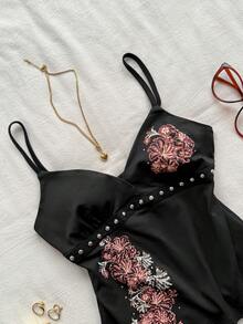 Attitoon Casual Retro Versátil Estampa Floral Punk Y2K Party, Roupa de Festival de Música, Roupa Gótica, Roupa Feminina para Uso Externo no Verão, Regata Feminina com Alças Finas e Costas Abertas com Rebites Trançados - Preto - Visão 7