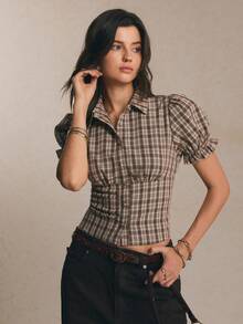 SHEIN x Luisa Sonza Poéselle Áo sơ mi nữ tay ngắn dáng ôm, cài cúc phía trước, họa tiết kẻ caro, thích hợp cho mùa hè. - Màu Khaki - Xem 5
