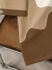 Manfinity Joysei 男士休闲字母印花撞色宽松落肩T恤，适合夏季度假和日常通勤 - 彩色 - 查看 3