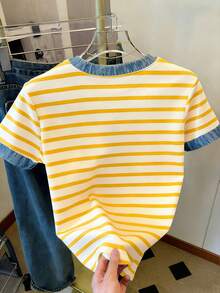 Resyla Gestreiftes Faux-Denim T-Shirt in Große Größen für Frauen / Dackel-Muster / Lässig, einfach, stilvoller Oberteil / Lässiger Alltags-Look / Sommer - Verschiedenfarbig - Übersicht 2