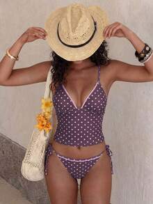Bonvoyette Áo hai dây cổ chữ V sâu in chấm bi, quần bikini tam giác buộc dây bên hông với viền bèo nhún màu hồng, bộ bikini nữ phong cách thường ngày dành cho kỳ nghỉ của giới influencer. - Nhiều màu - Xem 7