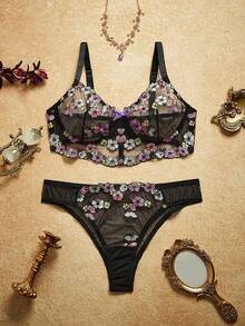 PinupPomp 2pcs Plus Size Women Contrast Color Embroidered Sexy Lingerie Set - Black - View 1