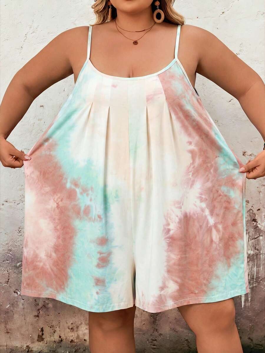 SHEIN CURVE+ Bộ áo liền quần xếp ly nhuộm màu tie-dye dáng rộng thoải mái với dây đeo mảnh dành cho nữ CURVE PLUS, trang phục đi biển Hoho cho nữ/váy đi biển/trang phục nghỉ mát đi biển/đồ cần thiết đi biển/váy tốt nghiệp/váy dự tiệc trà - Nhiều màu - Xem 1