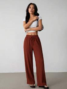 SHEIN PETITE 女款棕色條紋彈性抽繩腰直筒寬鬆休閒長褲，褶皺紋理居家服，適合日常穿著，秋季法式度假風，小個子女性適用 - 酒紅色 - 查看 3