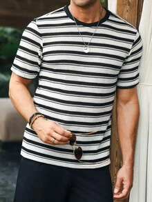 Manfinity CasualCool 男士透气网眼圆领短袖T恤，畅销款，适合男士休闲、商务、日常穿着、派对、聚会等场合，可自穿或送礼。春秋季流行短袖T恤 - 黑與白 - 查看 6