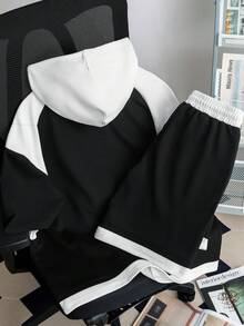 Manfinity Joysei Setelan Kaos dan Celana Pendek Lengan Pendek Berkerudung Warna Kontras untuk Pria, Cocok untuk Pakaian Kasual Sehari-hari, Jalan-jalan, dan Liburan, Musim Semi/Panas - Hitam dan Putih - View 2