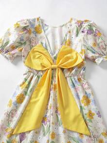 SHEIN This Is A Dress For Tween Girls, Made Of Woven Jacquard Fabric. It's A Short-Sleeved, Backless Dress With A Deep V-Neck And Decorative Butterfly Motifs. The Dress Has An A-Line Silhouette, Making It An Elegant And Ladylike Garment Perfect For Girls To Wear To Parties And Gatherings In The Summer. - Yellow - View 8