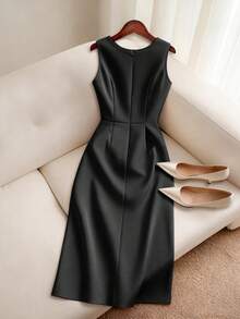 GlowEve CURVE 大码女士优雅纯色褶裥腰部无袖连衣裙，夏季 - 淺灰色 - 查看 2