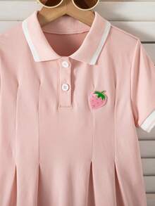 SHEIN 女童粉色Polo领连衣裙，夏季草莓刺绣短袖A字裙，女童甜美学院风公主裙 - 粉色 - 查看 6