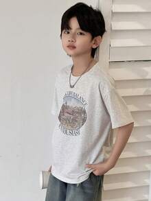 Dazy Kids 复古圆领印花短袖T恤，宽松夏季男童上衣（加大码） - 淺灰色 - 查看 5