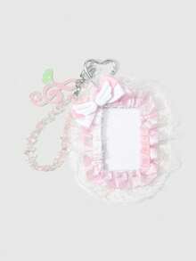 ROMWE Kawaii 1. Móc khóa tình yêu tự làm hình cô gái Nhật Bản ngọt ngào và dễ thương, mềm mại và đáng yêu, màu hồng hai chiều, làm thủ công, đính cườm, hình dạng đặc biệt, cánh sao, chấm bi, biểu tượng âm thanh, đám mây, cánh thiên thần, ren trắng rỗng, nơ hai lớp, ren xếp ly, vỏ bọc trượt bằng acrylic trắng, vỏ bọc thẻ, vỏ bọc thẻ ID, vỏ bọc thẻ sinh viên, vỏ bảo vệ thẻ sao, phụ kiện móc khóa tình yêu tự làm, mặt dây chuyền túi xách, thích hợp cho nhân viên văn phòng, sinh viên, các cô gái dự tiệc và phụ nữ sử dụng hàng ngày, quà tặng ngày lễ. - Màu hồng - 156 - Xem 12